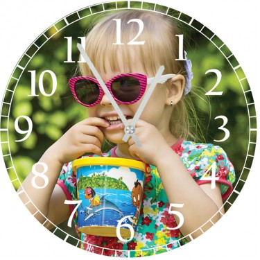 Настенные часы SvS 3001144 Kids Веселая девочка с ведерком